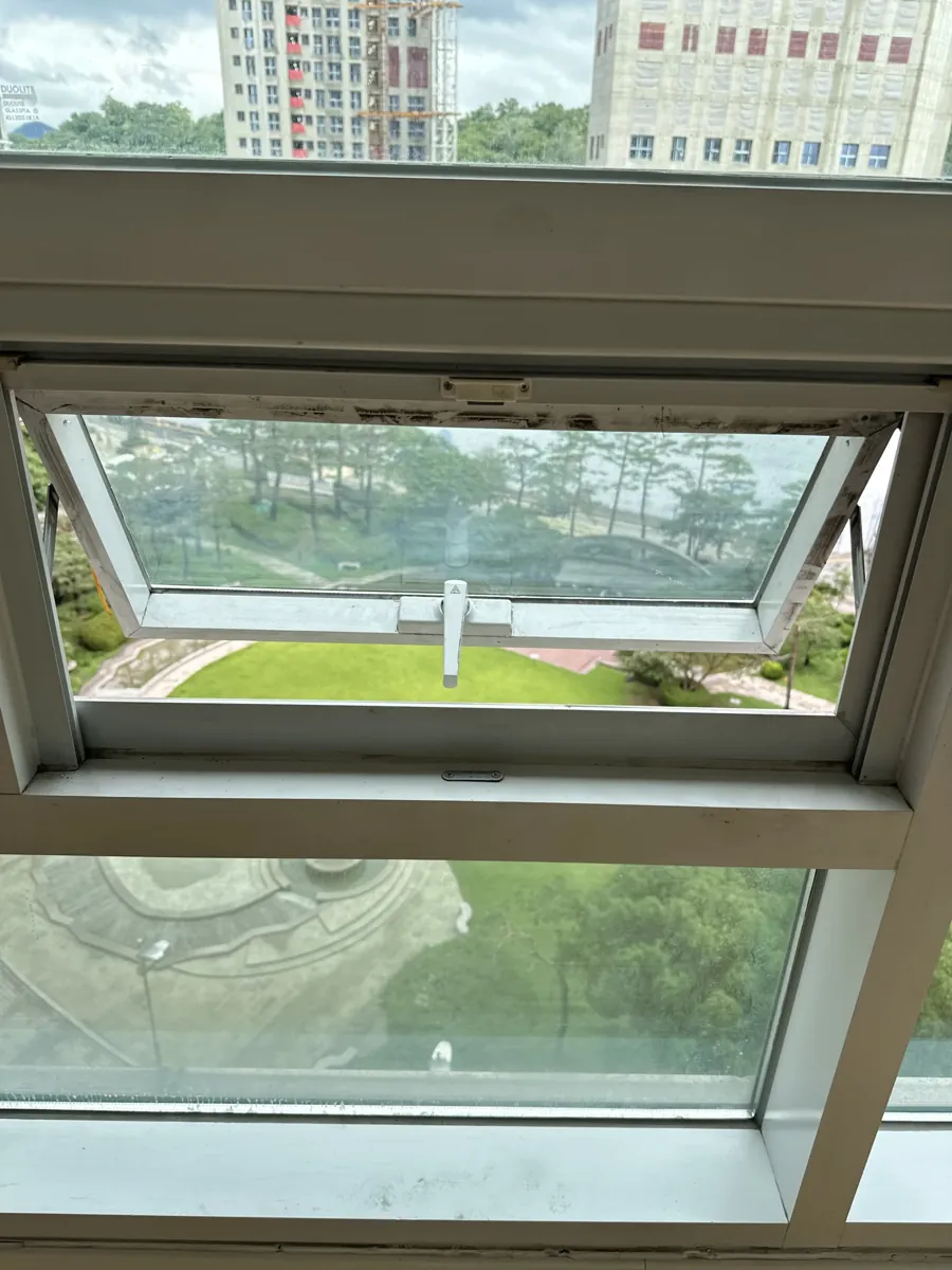 비틀어진 프로젝트 창문 수리 수리 이후 프로젝트 창