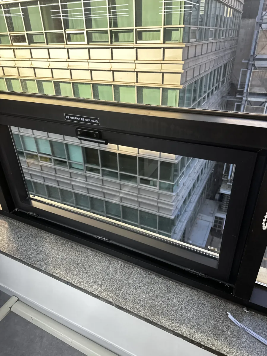 떨어진 프로젝트 창문 수리 수리 이후 프로젝트 창
